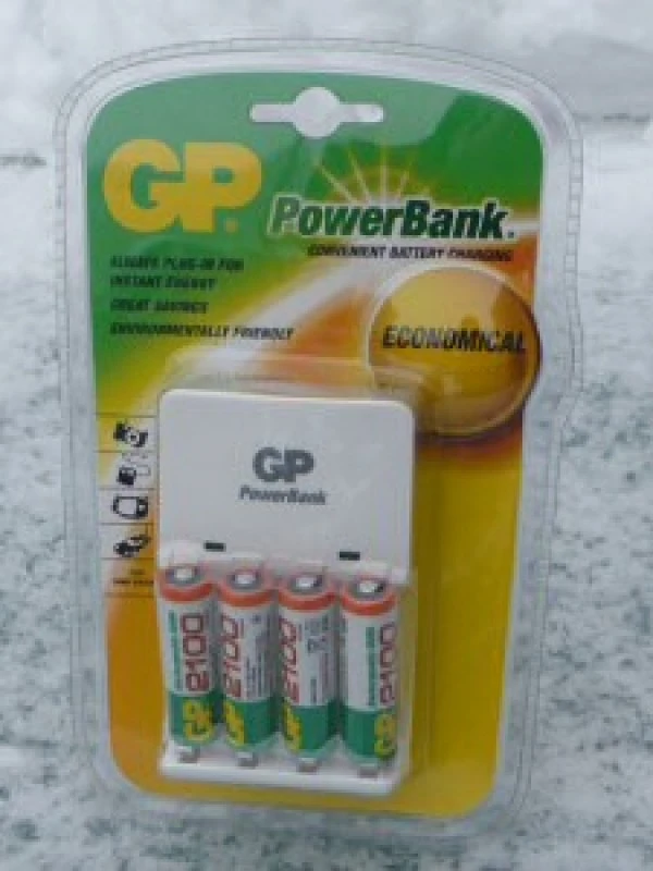 PowerBank S350 Incl. 2xAA 2500mAh NiMh 1 PowerBank S350 Incl. 2xAA 2500mAh NiMh